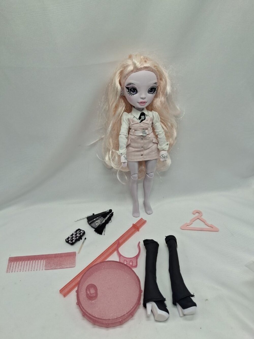 Rainbow High Karla Choupette Shadow High Pink FashionDoll MGA 2023